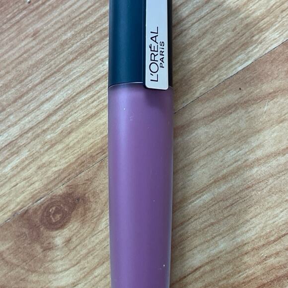 L'Oreal Paris Rouge Signature Lightweight Matte Lipstick  414‎ Rule - Picture 1 of 2